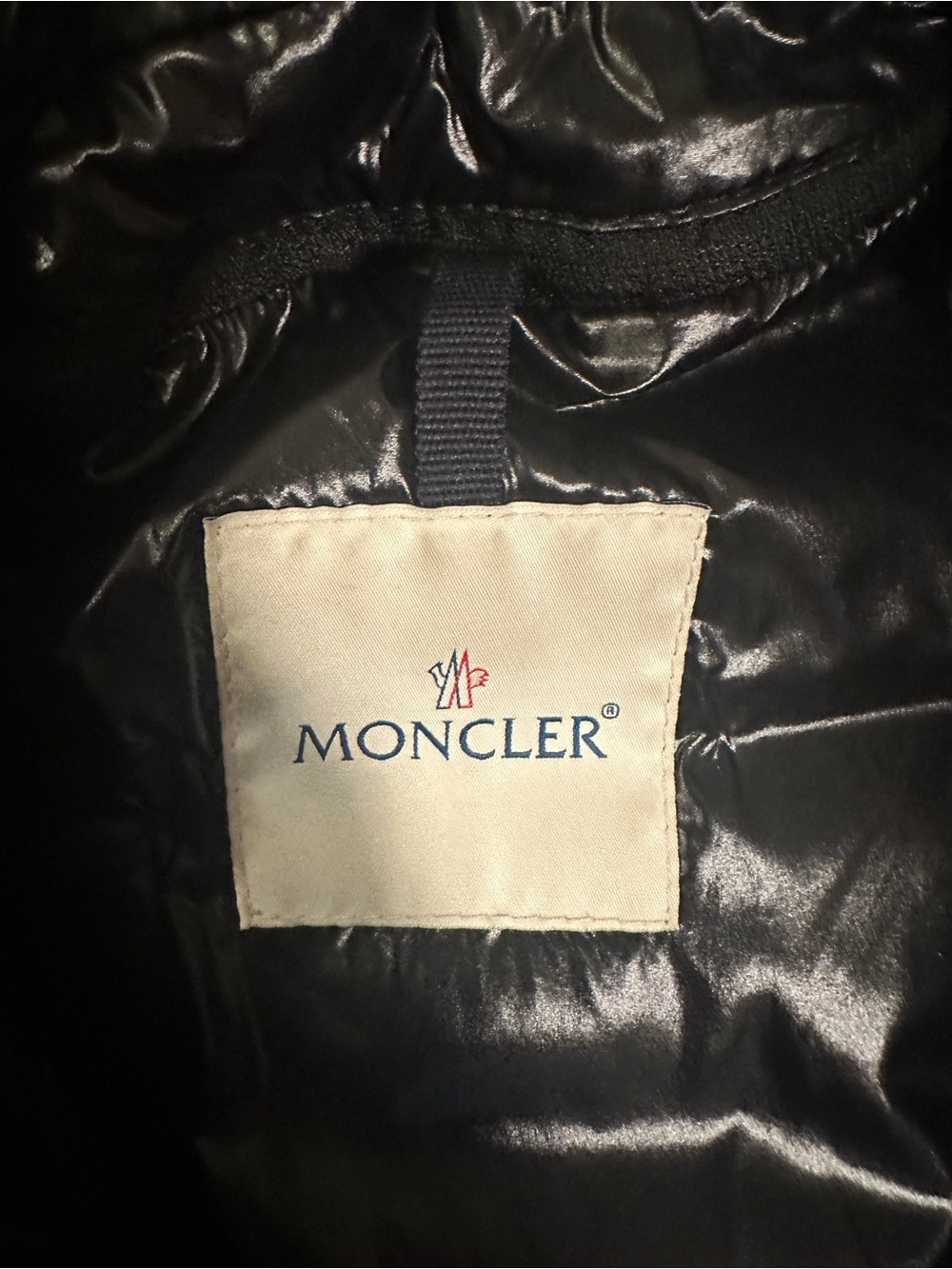 Authentic Moncler coat - Picture 5 of 8